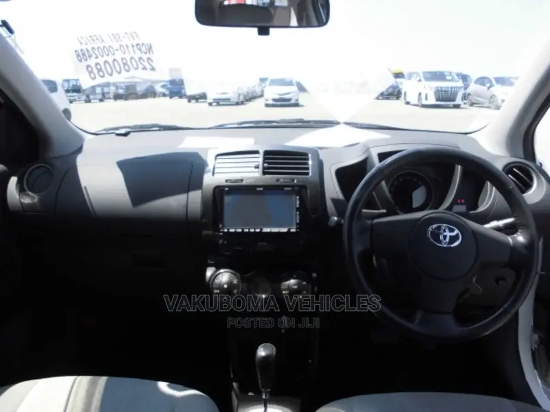 Toyota IST 2008 White