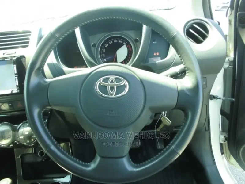 Toyota IST 2008 White