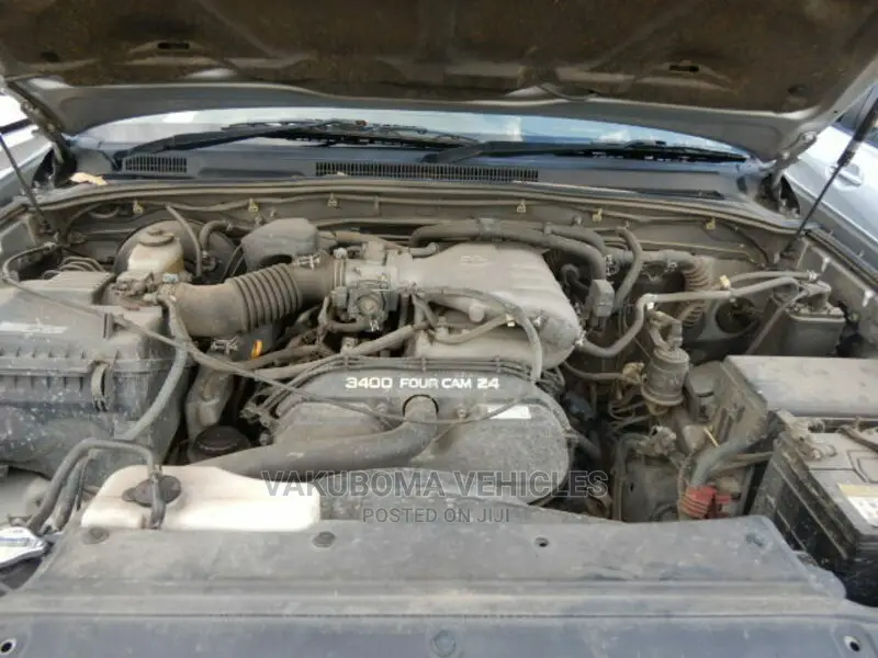 Toyota Hilux Surf 2002 Silver
