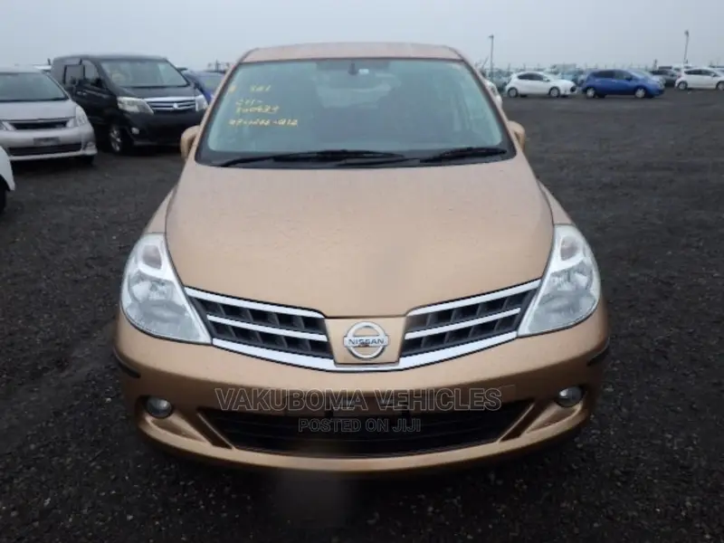 Nissan Tiida 2009 Orange