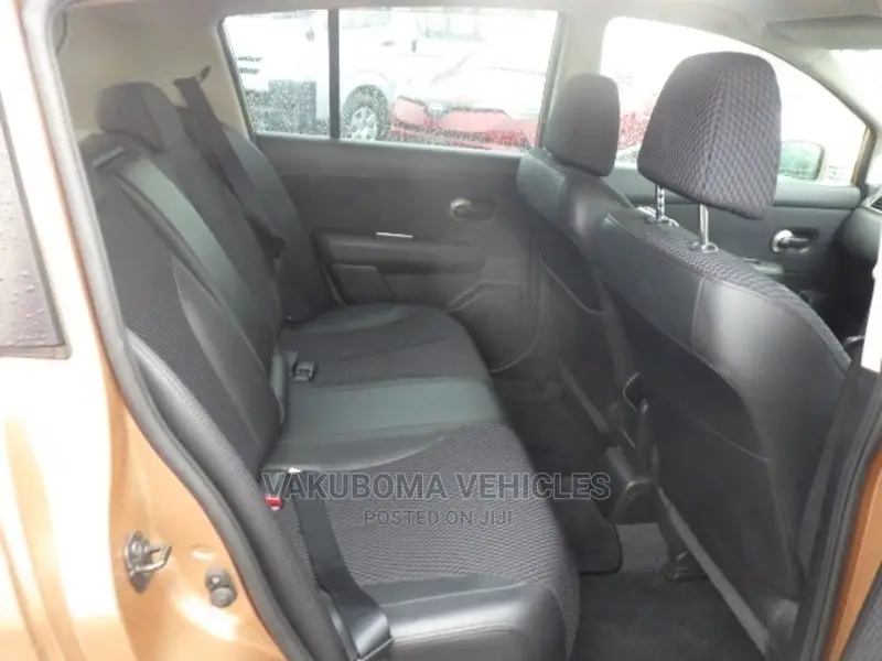 Nissan Tiida 2009 Orange