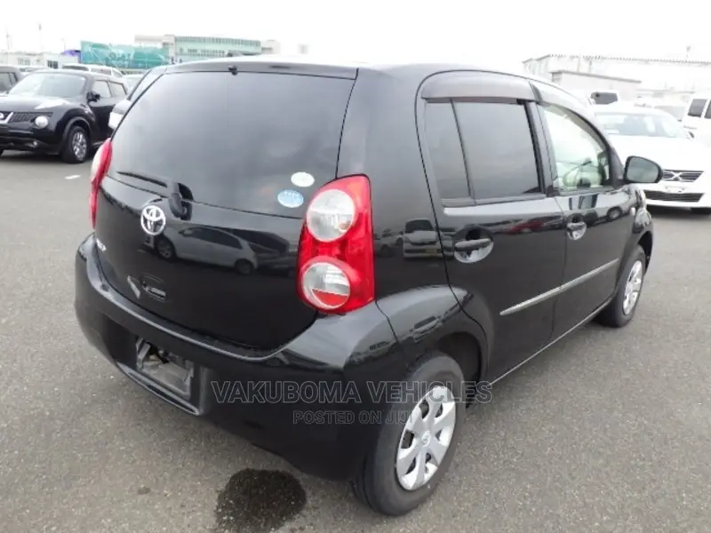 Toyota Passo 2011 Black