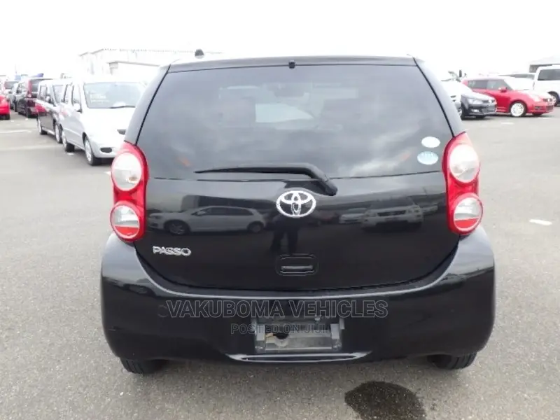 Toyota Passo 2011 Black