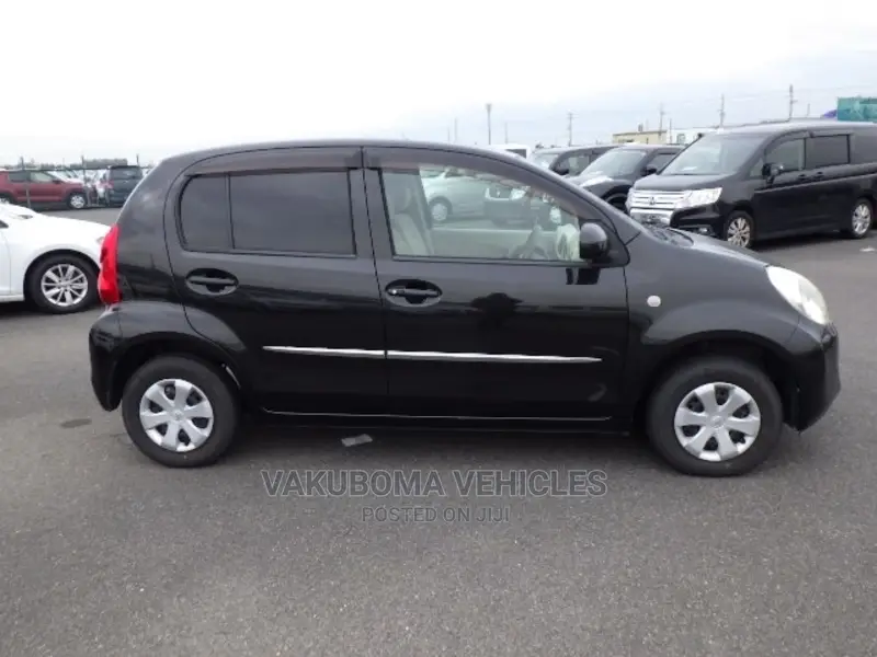 Toyota Passo 2011 Black