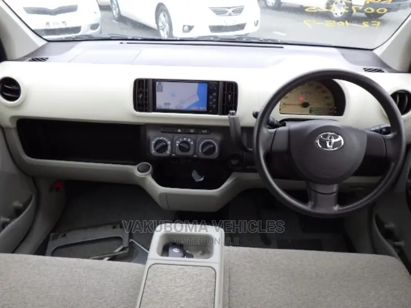 Toyota Passo 2011 Black