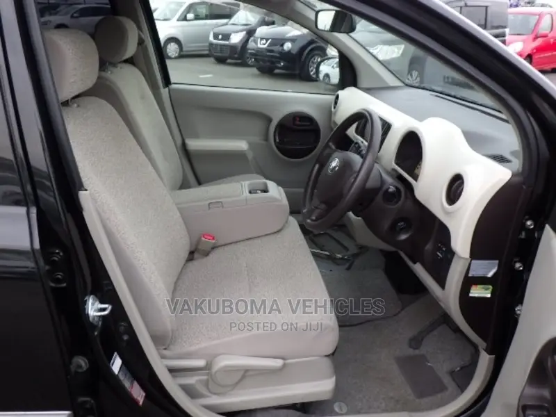 Toyota Passo 2011 Black