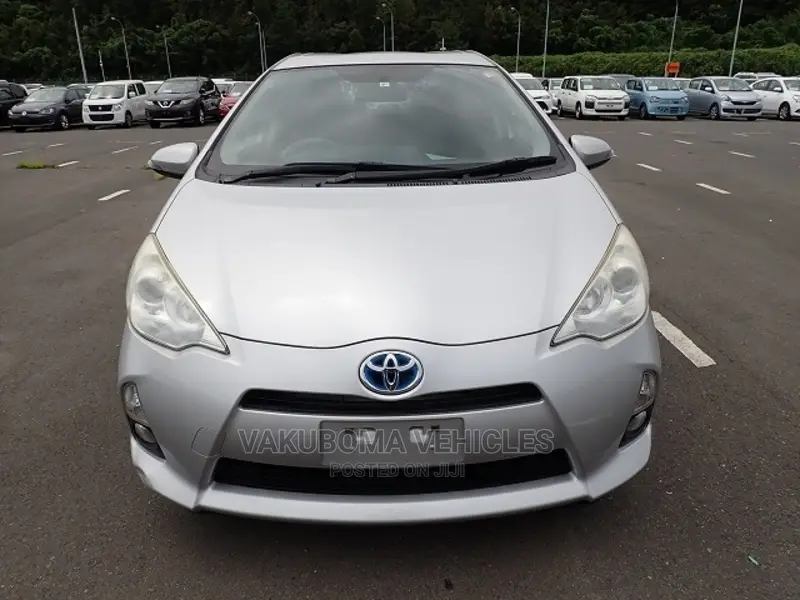 Toyota Aqua 2013 Silver