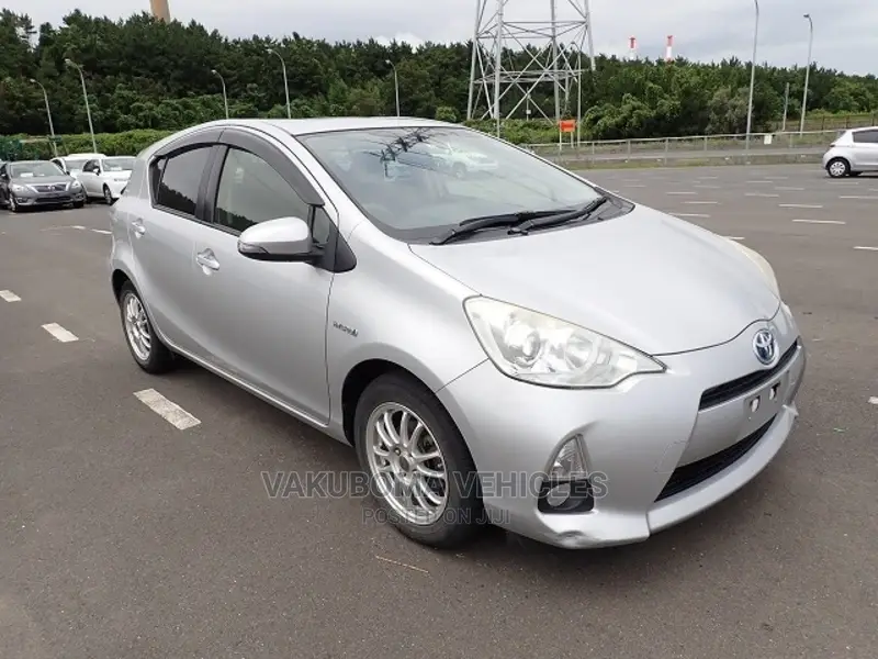 Toyota Aqua 2013 Silver