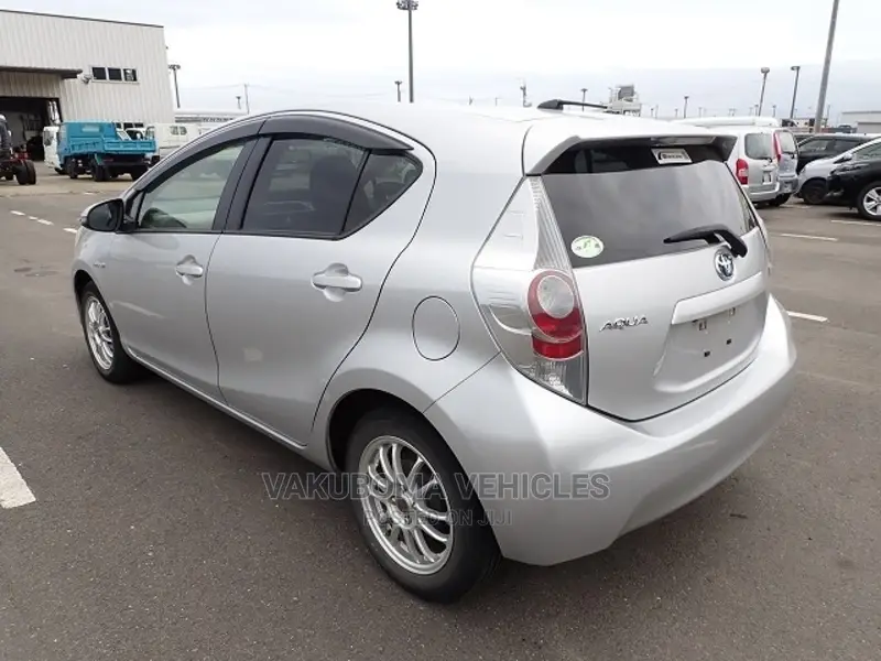 Toyota Aqua 2013 Silver