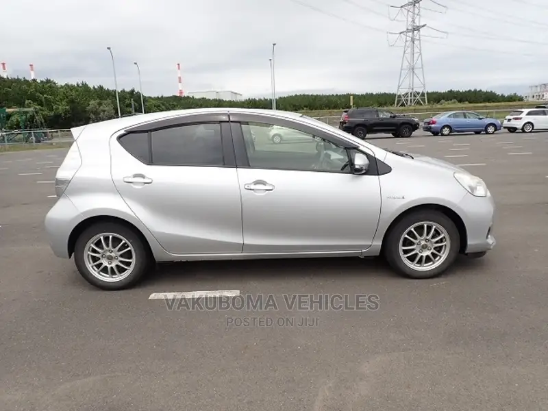 Toyota Aqua 2013 Silver