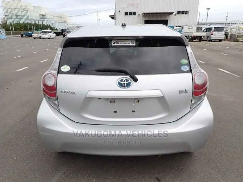 Toyota Aqua 2013 Silver