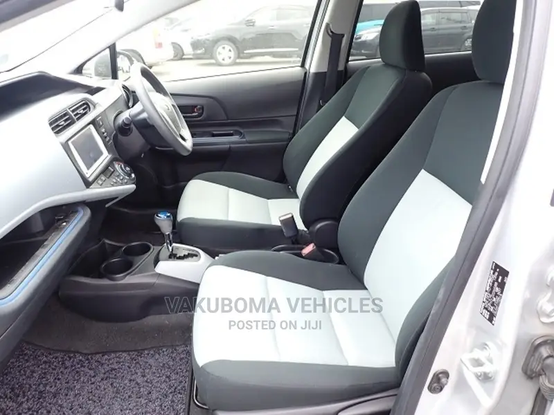Toyota Aqua 2013 Silver