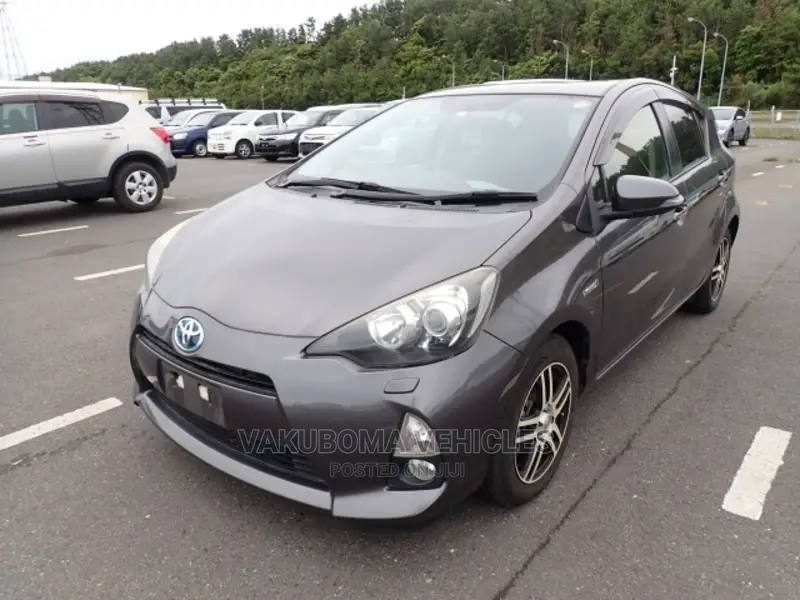 Toyota Aqua 2012 Gray