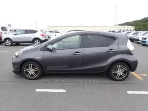 Toyota Aqua 2012 Gray