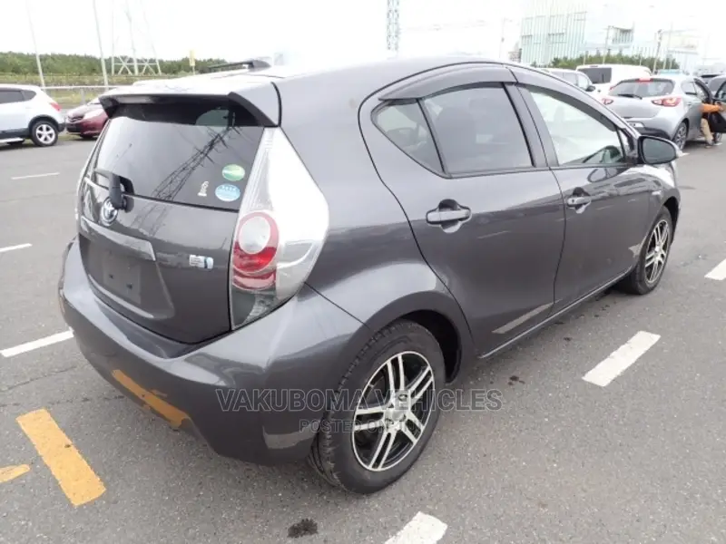 Toyota Aqua 2012 Gray