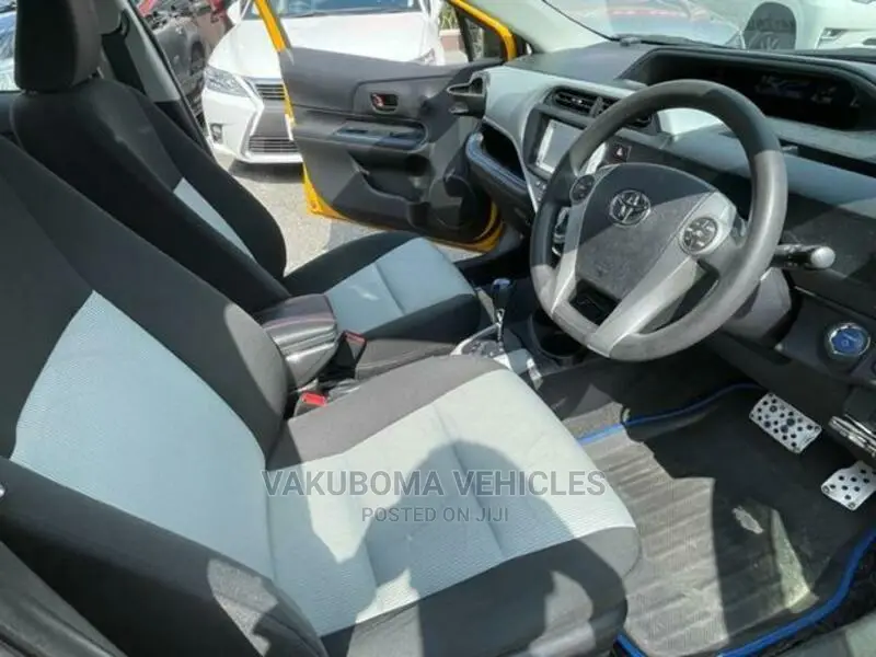Toyota Aqua 2013 Yellow