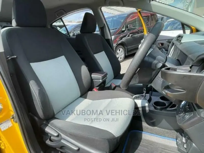 Toyota Aqua 2013 Yellow