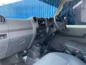 Toyota Land Cruiser 2016 White