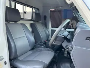 Toyota Land Cruiser 2016 White