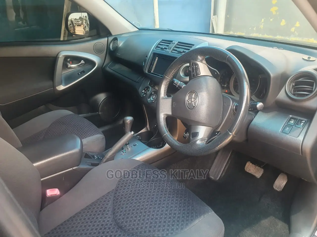 Toyota Vanguard 2011 Black