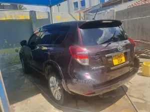 Toyota Vanguard 2011 Black