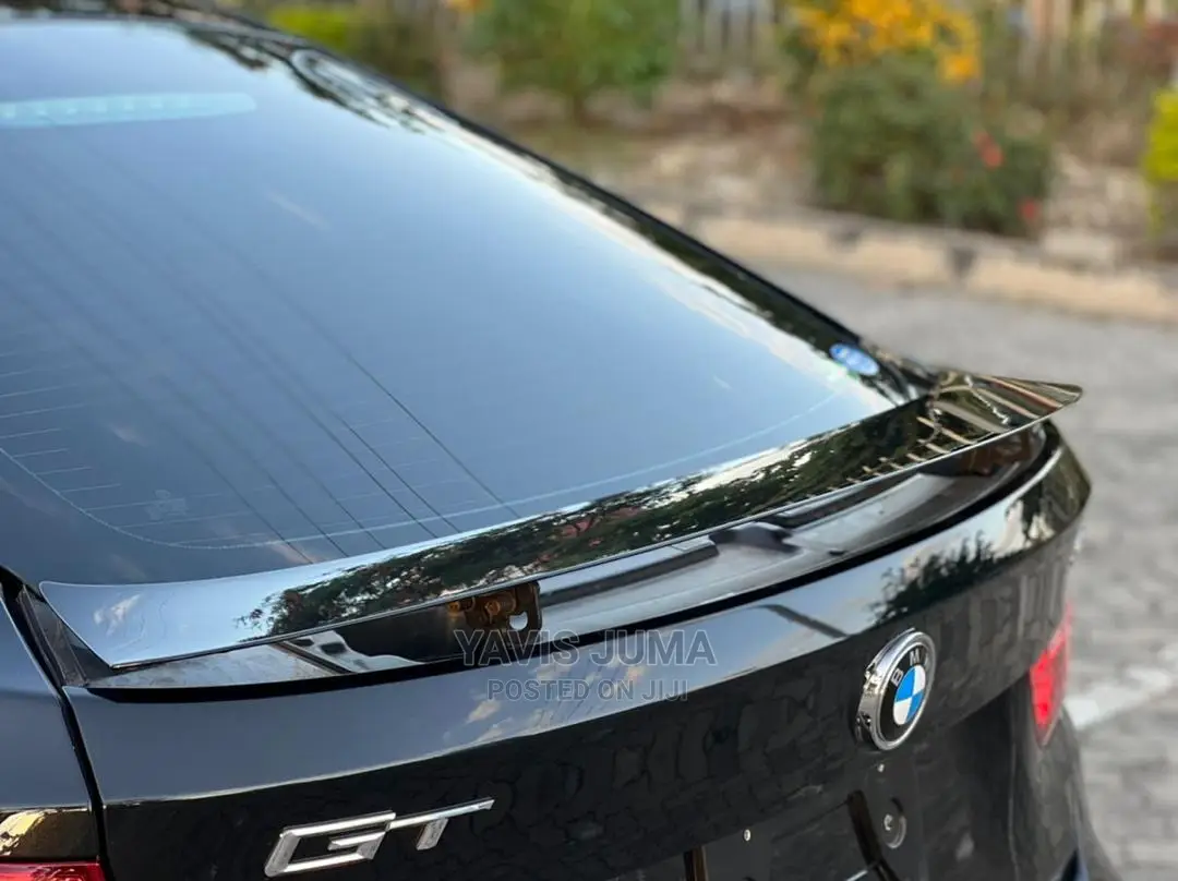 BMW 320i 2015 Black