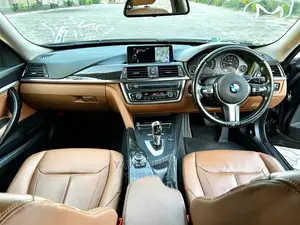 BMW 320i 2015 Black