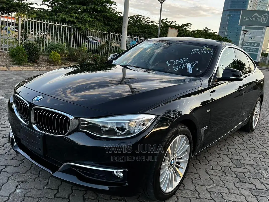 BMW 320i 2015 Black