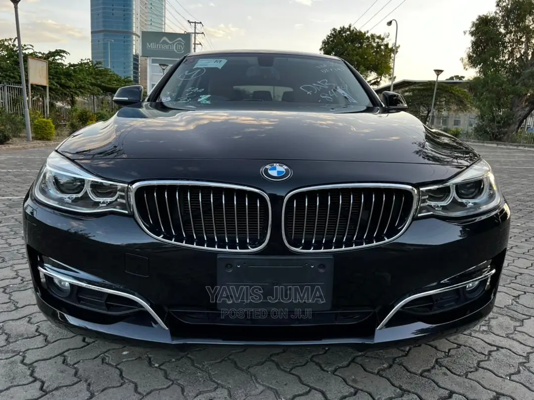 BMW 320i 2015 Black