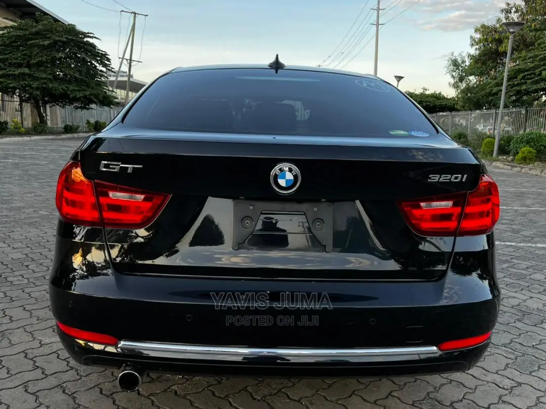 BMW 320i 2015 Black