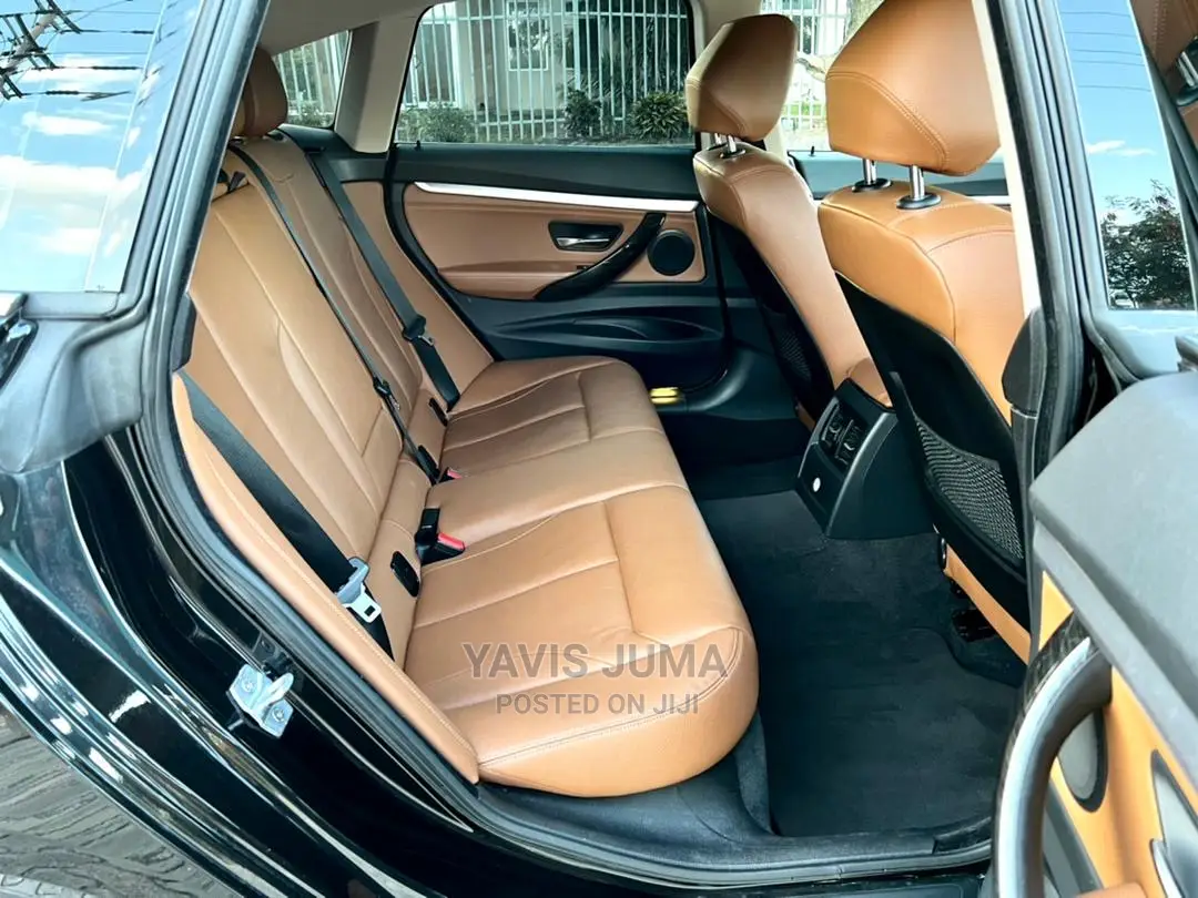 BMW 320i 2015 Black