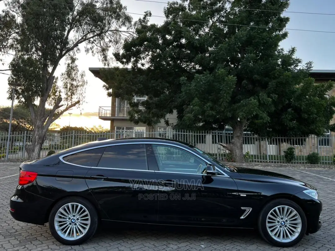BMW 320i 2015 Black