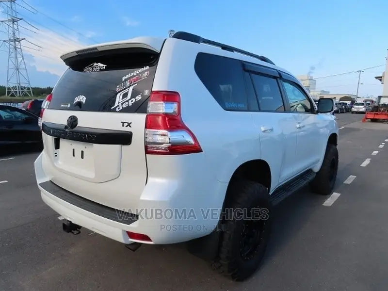 Toyota Land Cruiser Prado 2015 White