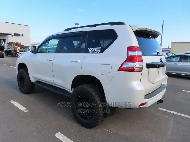 Toyota Land Cruiser Prado 2015 White