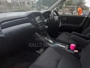 Toyota Kluger 2005 Silver