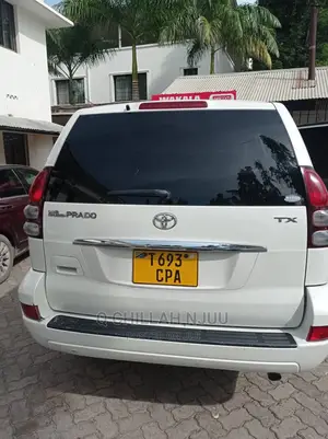 Toyota Land Cruiser Prado 2004 White