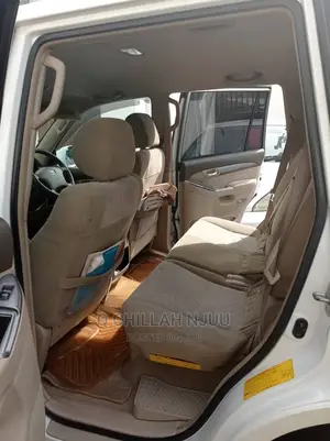 Toyota Land Cruiser Prado 2004 White