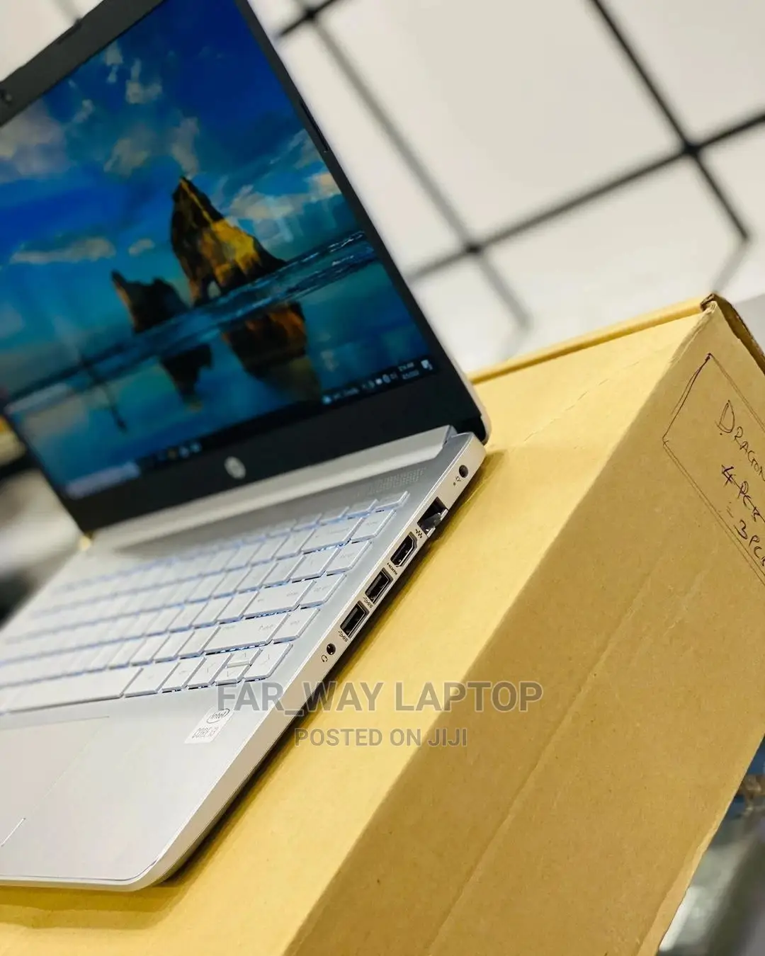 New Laptop HP Pavilion 14-Ce3064st 8GB Intel Core I3 HDD 1T