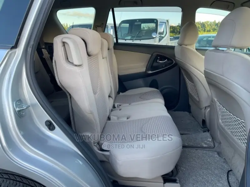 Toyota Vanguard 2008 Silver