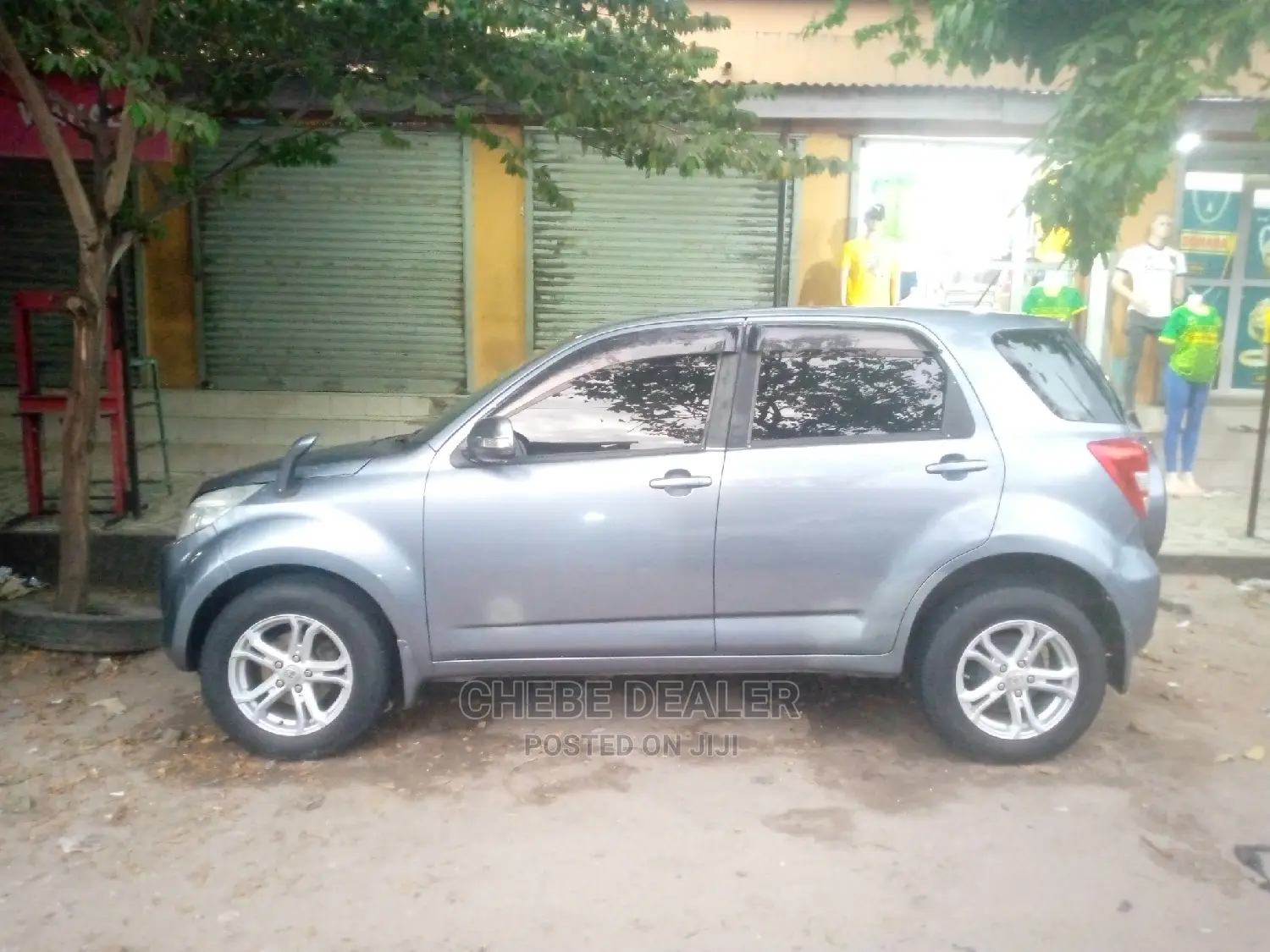 Toyota Rush 1.5 AWD 2011 Beige