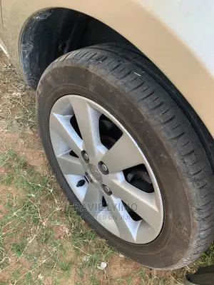 Toyota Raum 2004 Gold