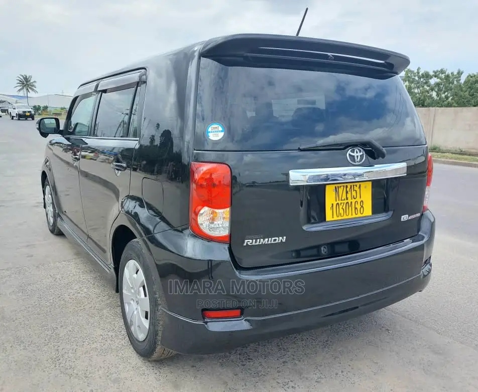 Toyota Corolla Rumion 2008 Black