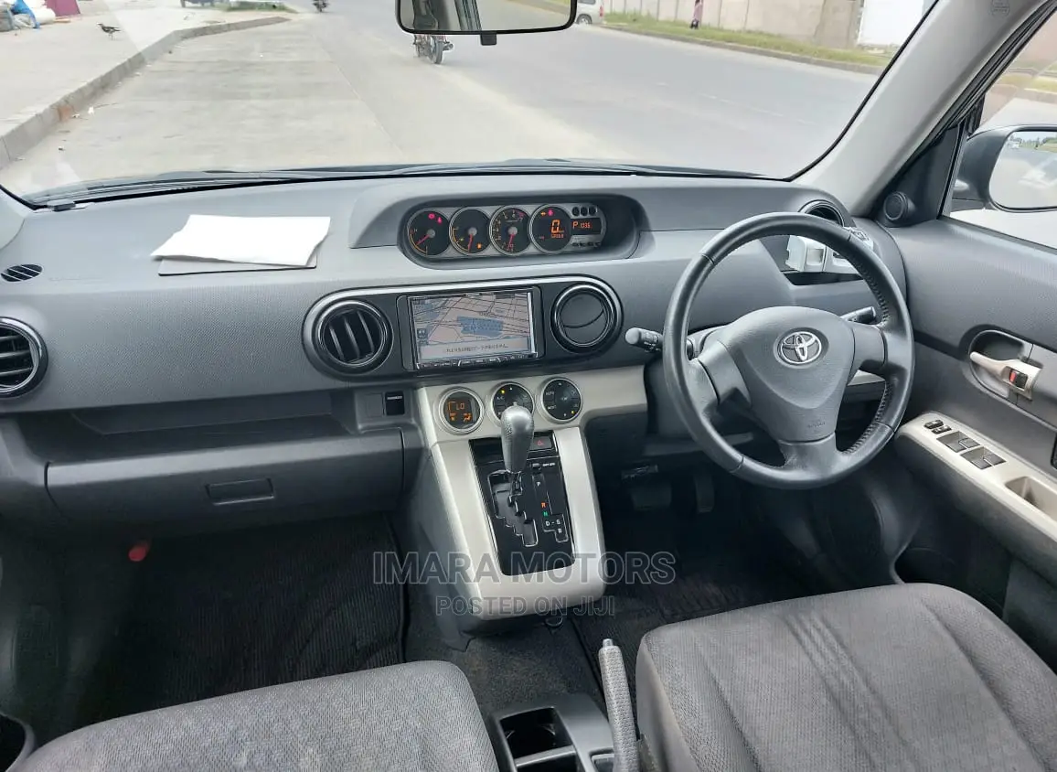 Toyota Corolla Rumion 2008 Black