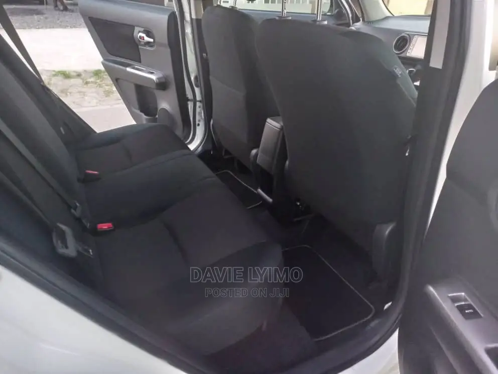 Toyota Corolla Rumion 2010 Pearl
