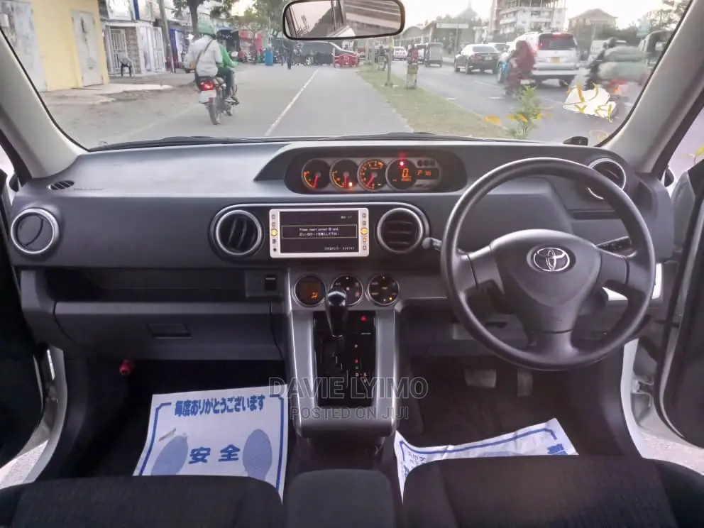 Toyota Corolla Rumion 2010 Pearl