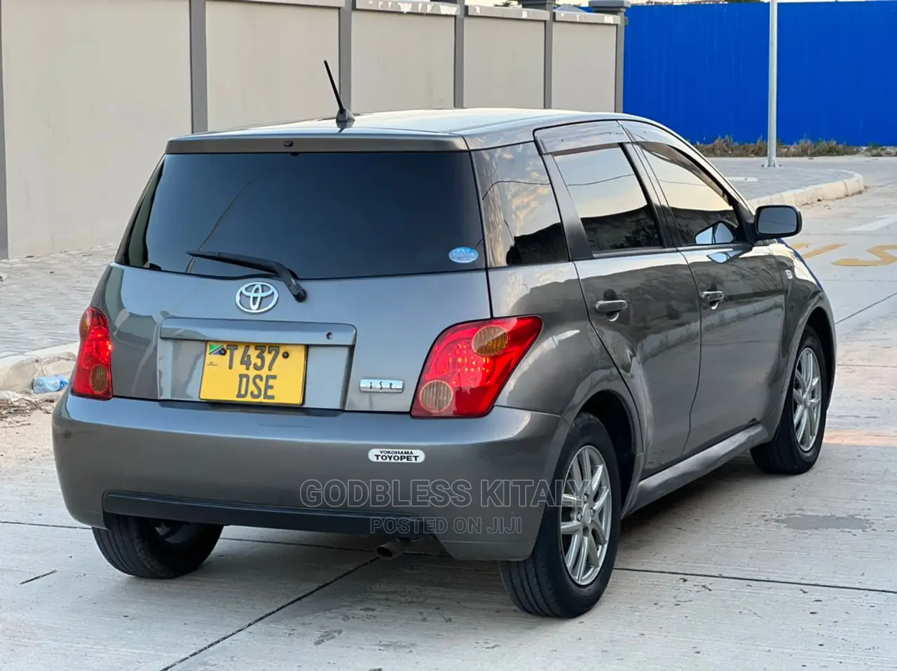 Toyota IST 2004 Gray