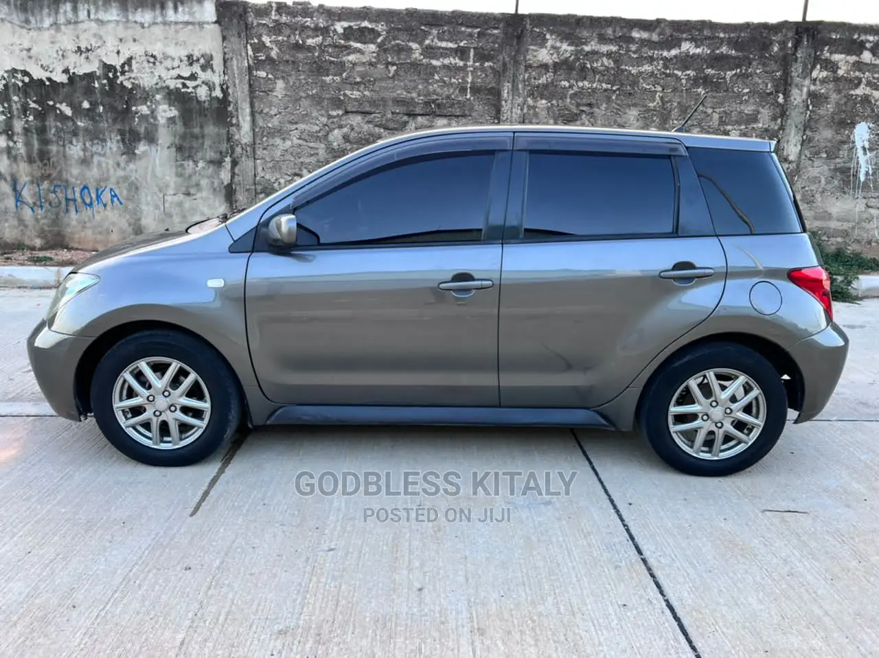 Toyota IST 2004 Gray