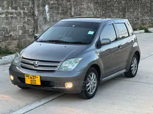 Toyota IST 2004 Gray