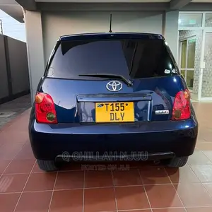 Toyota IST 2004 Blue