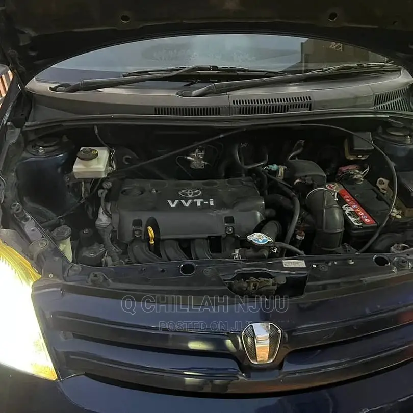 Toyota IST 2004 Blue